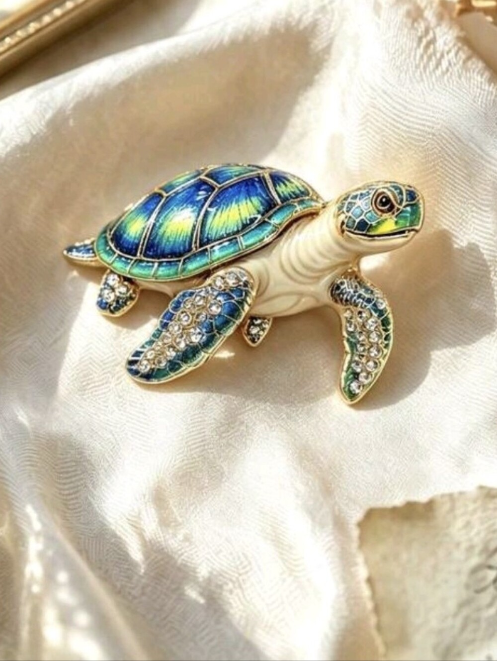 Beautiful Turtle Brooch NEW